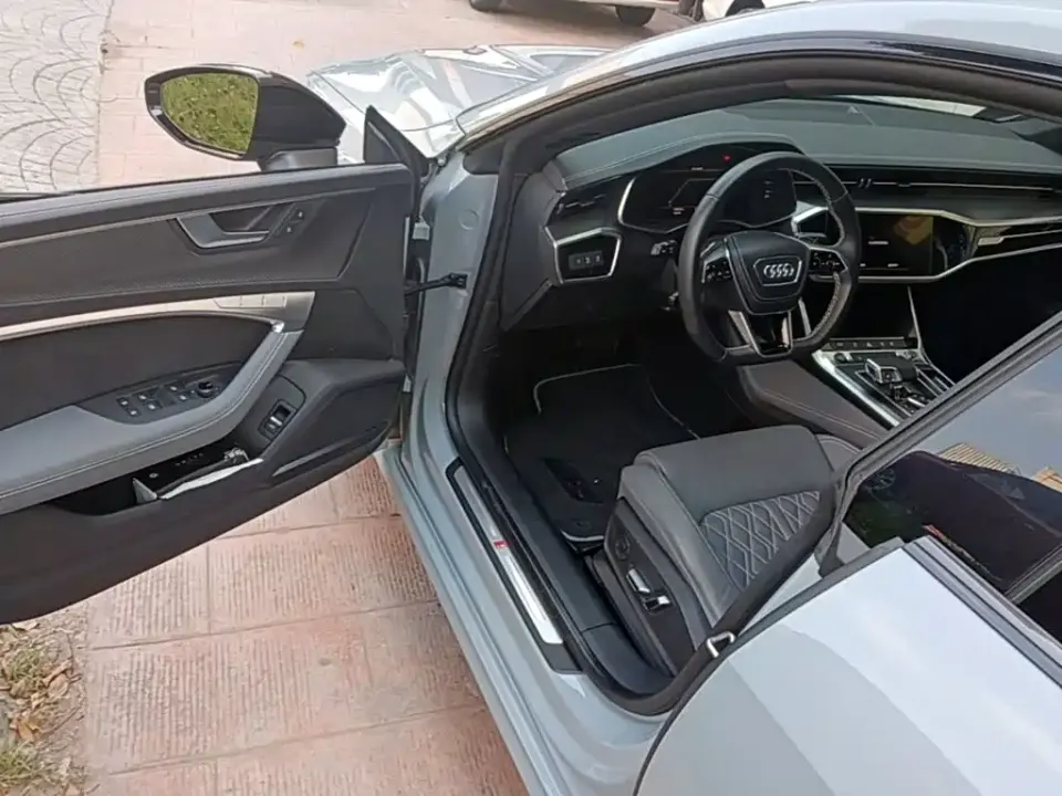 Audi A7L