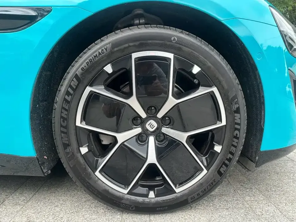Xiaomi SU7