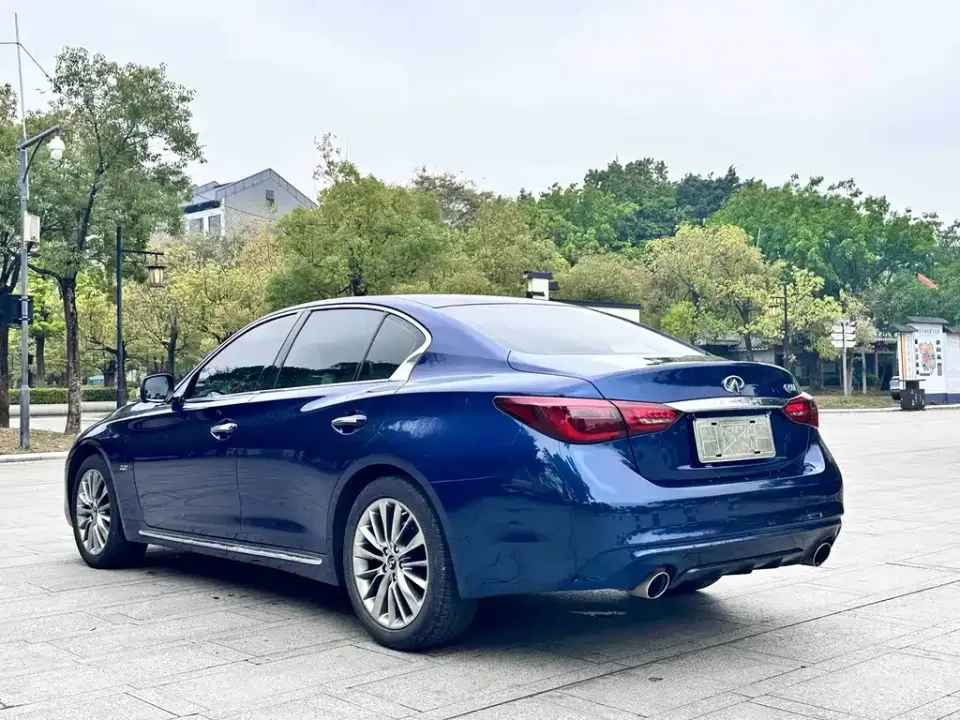Infiniti Q50L