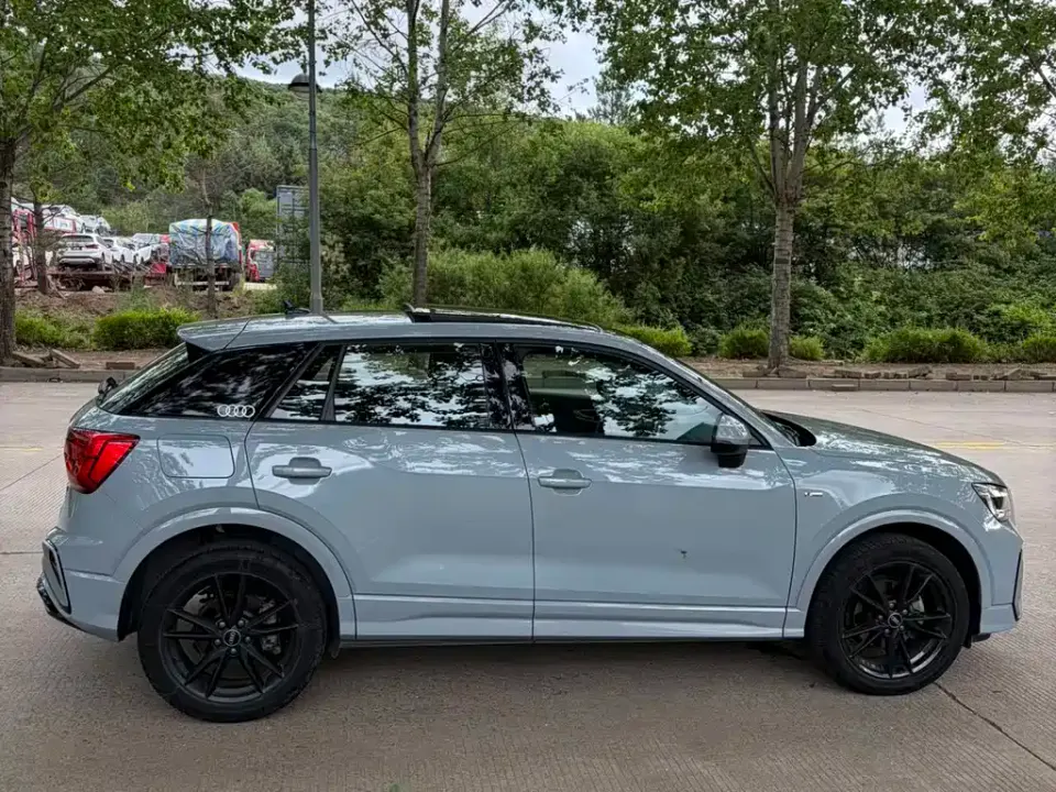 Audi Q2L