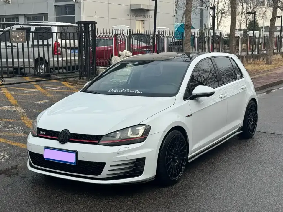 Volkswagen Golf GTI