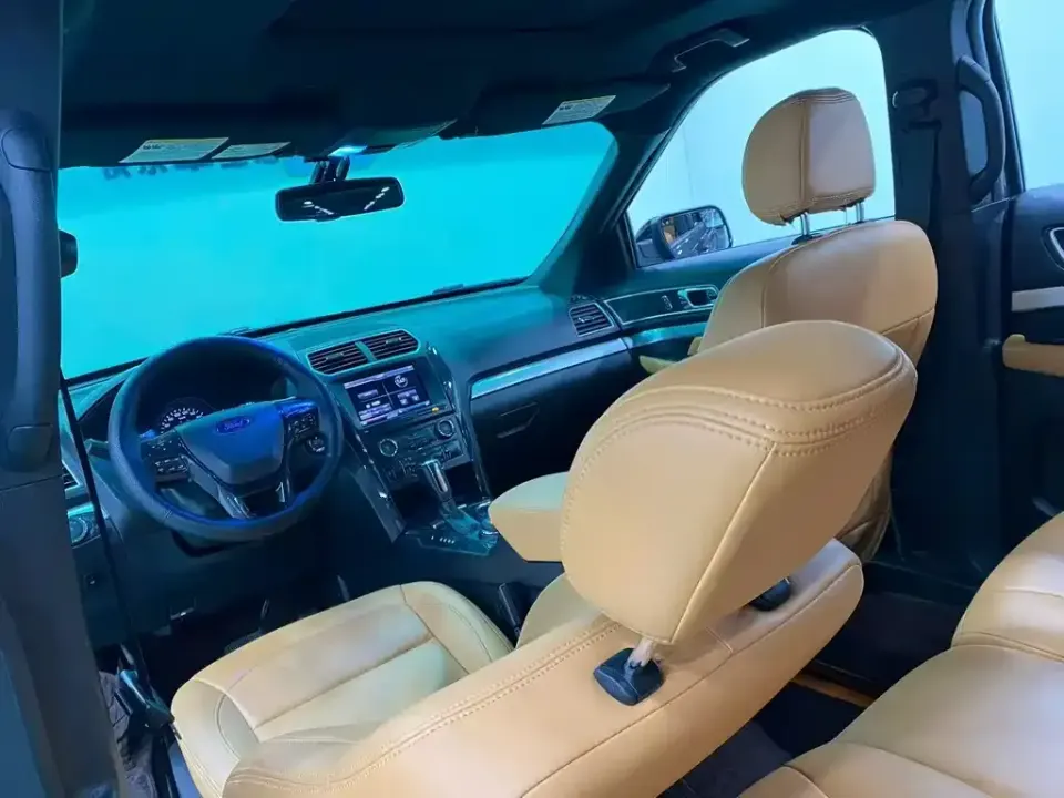 Ford Explorer (Import)
