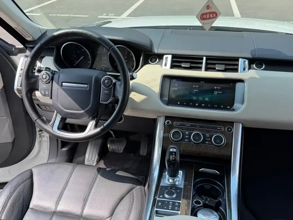 Land Rover Sport