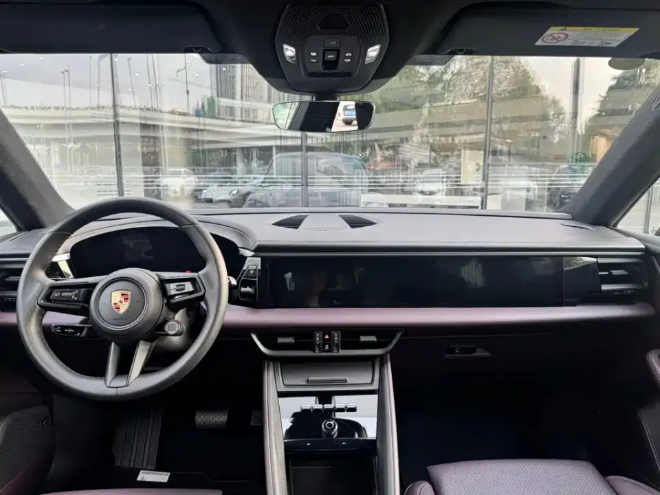 Porsche Macan EV