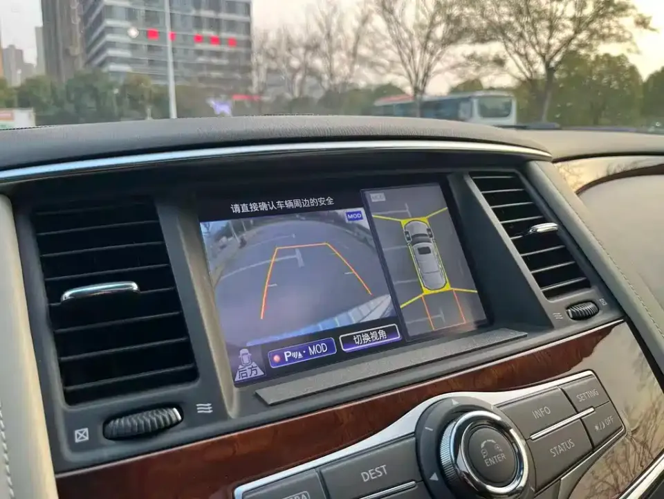 Infiniti QX80