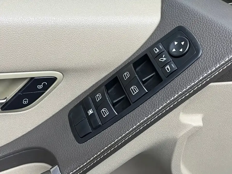 Mercedes-Benz R-Class