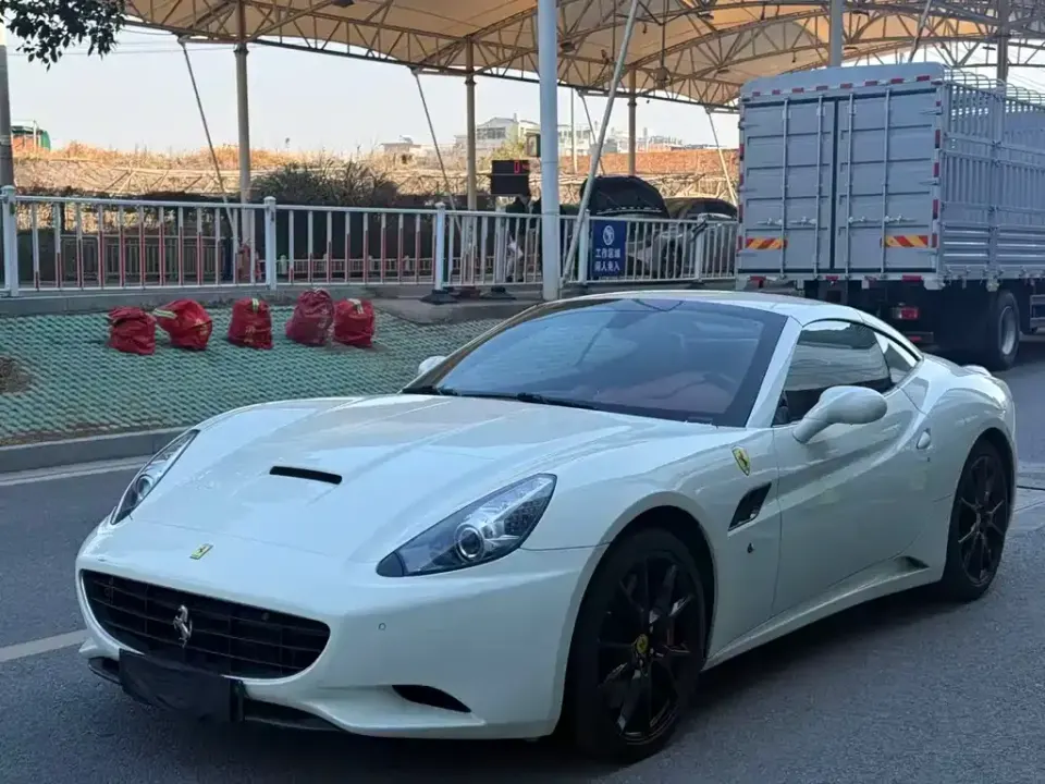 Ferrari California T