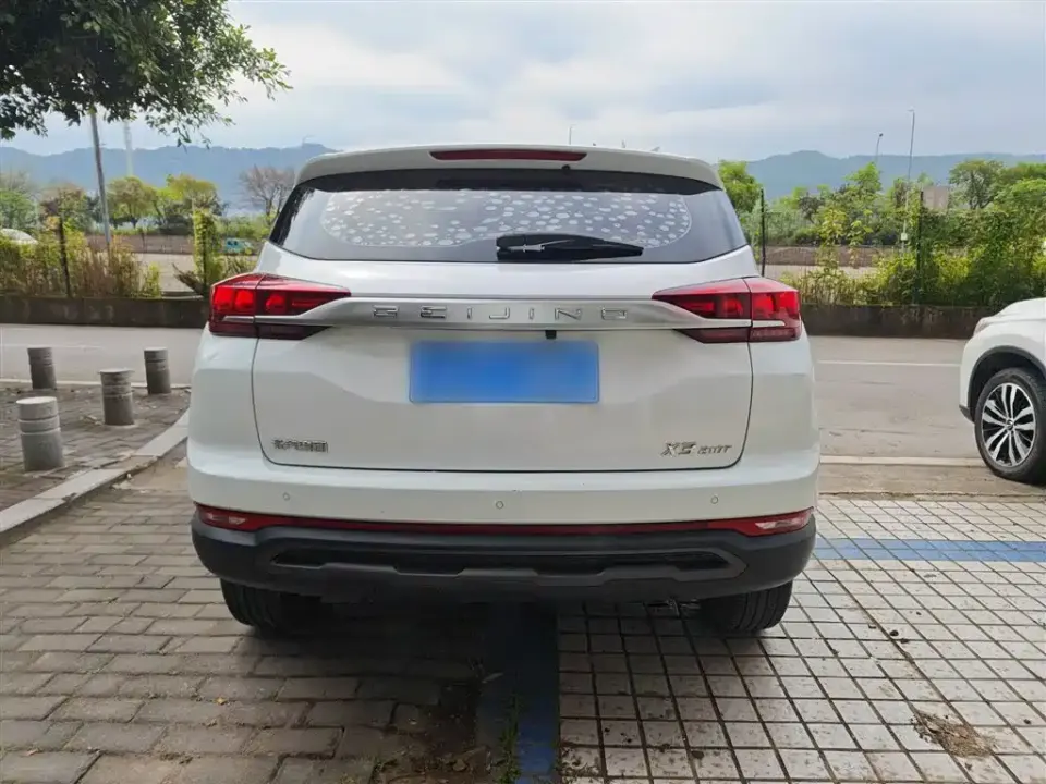 BAIC X3