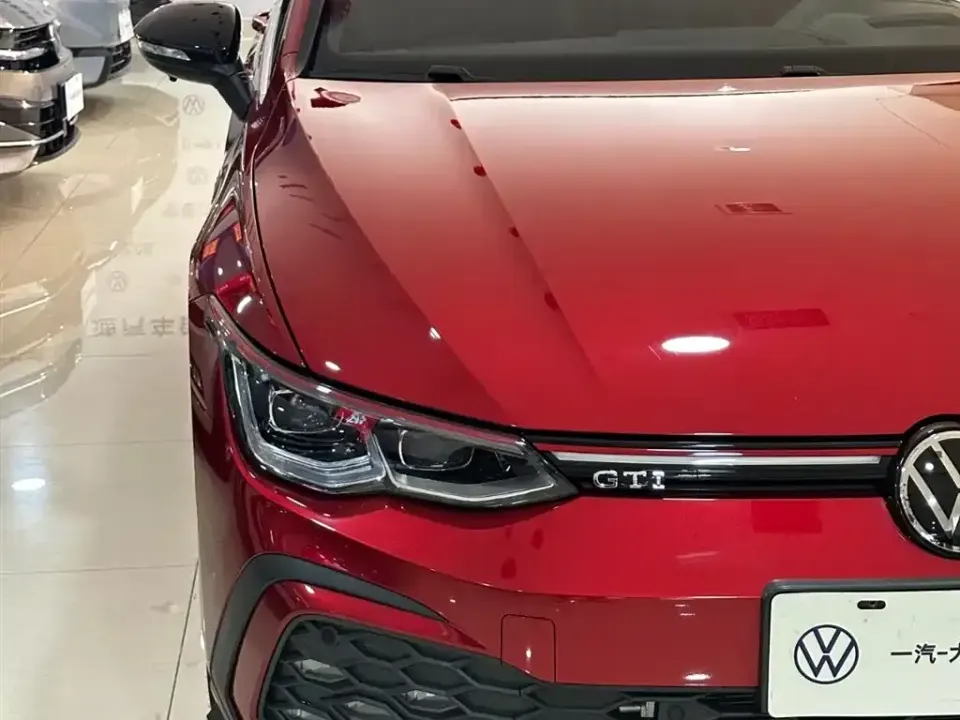 Volkswagen Golf GTI