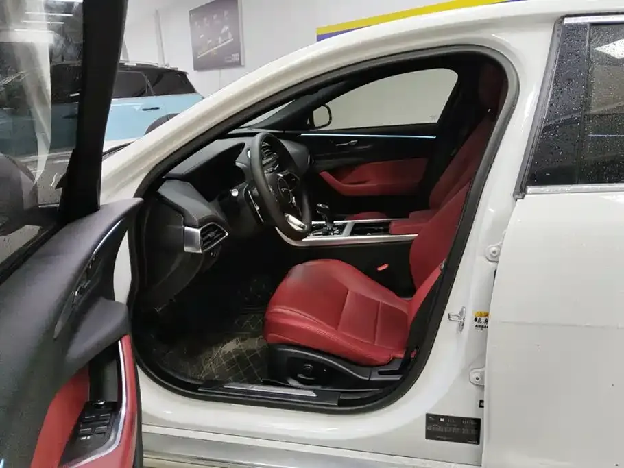 Jaguar XEL