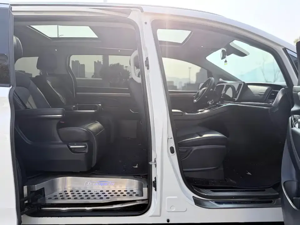 GAC Trumpchi M8