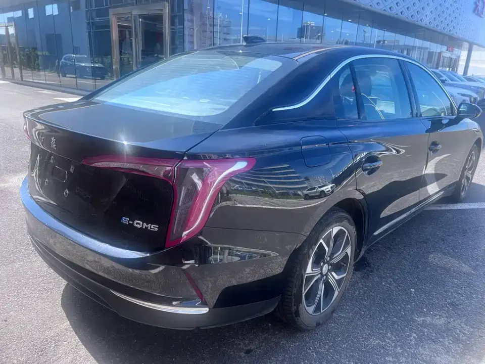 Hongqi Hongqi E-QM5