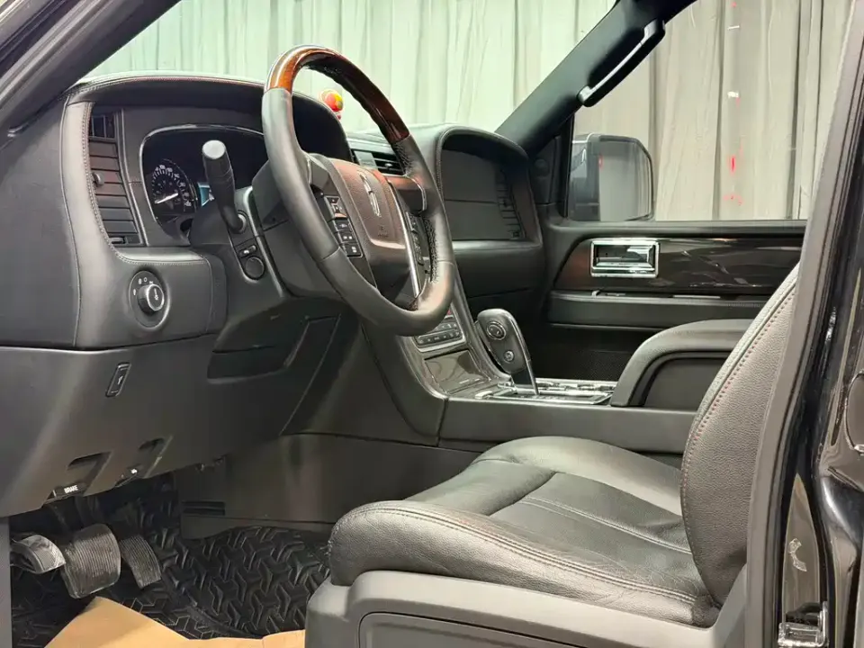 Lincoln Navigator