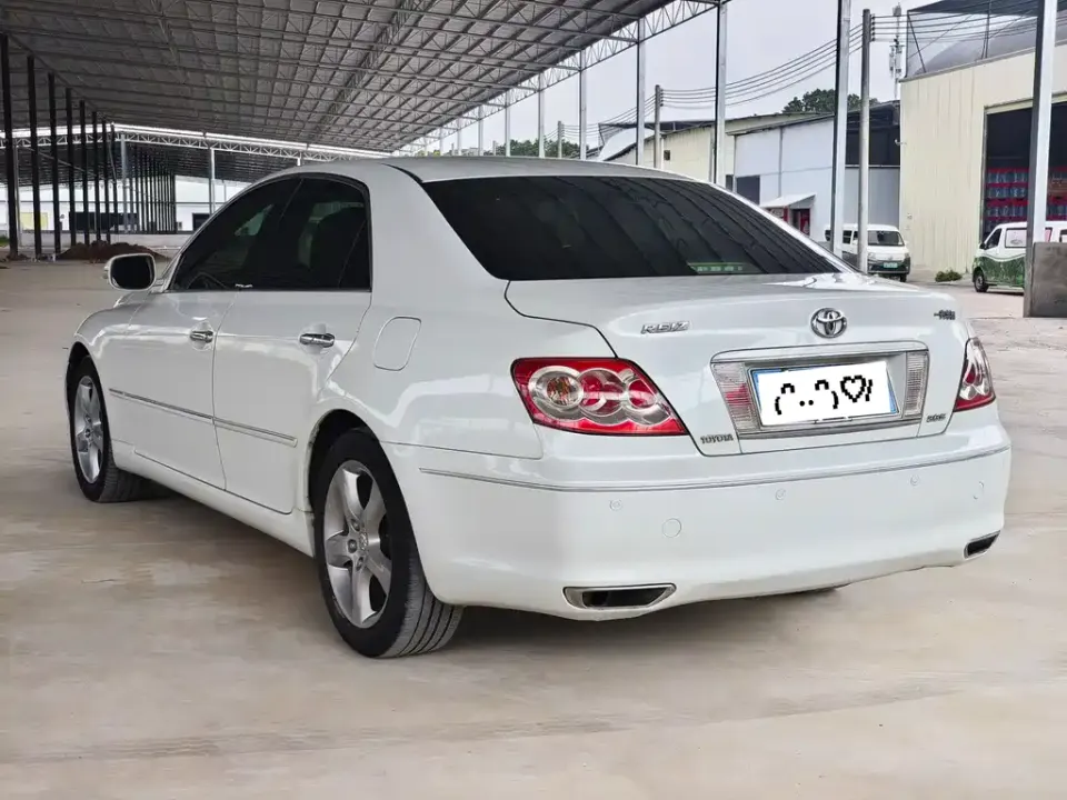 Toyota Reiz