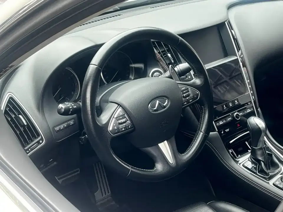 Infiniti Q50L