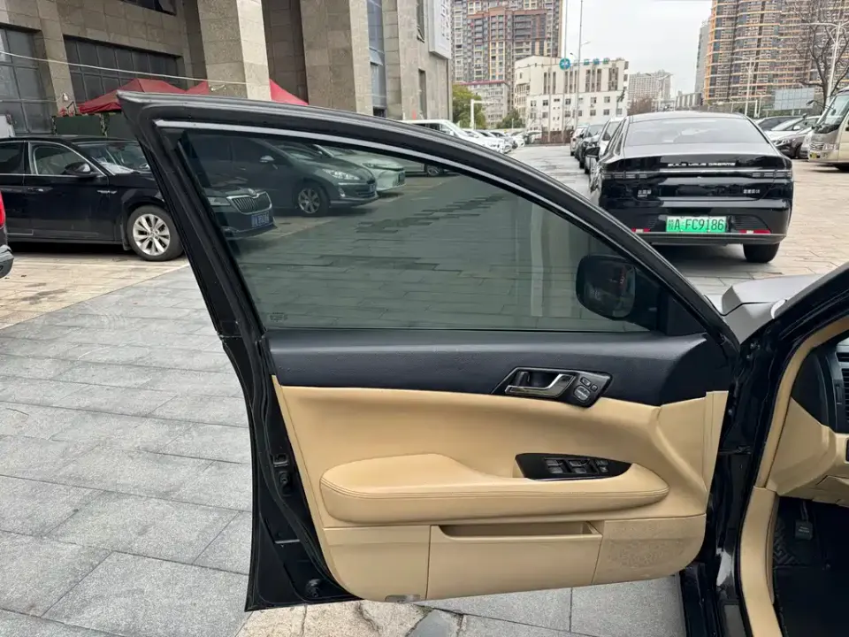 Toyota Reiz