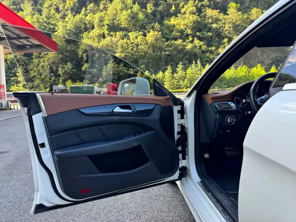 Mercedes-Benz CLS