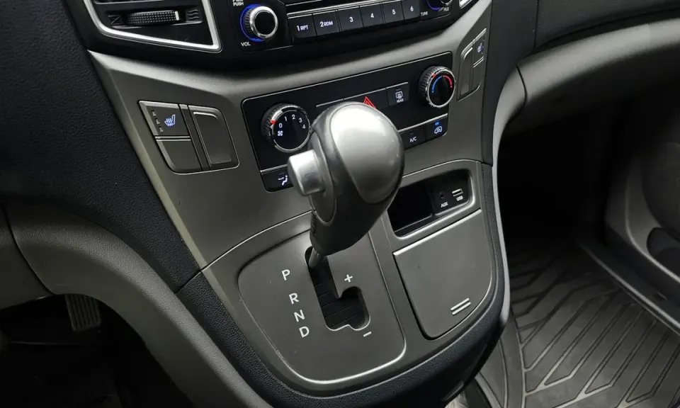 Hyundai Starex