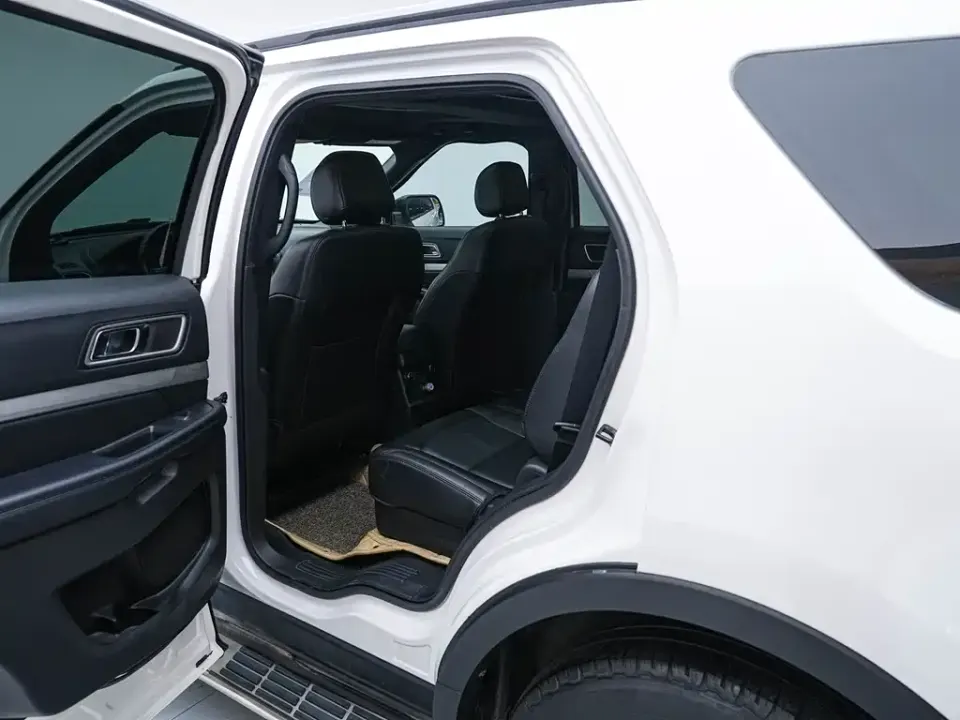 Ford Explorer (Import)