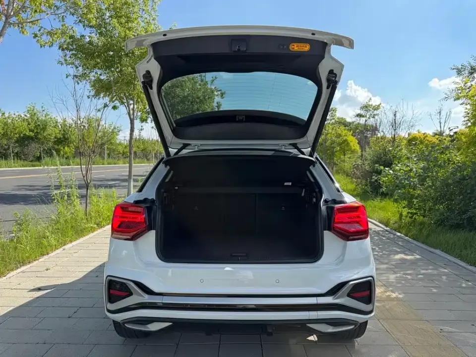 Audi Q2L