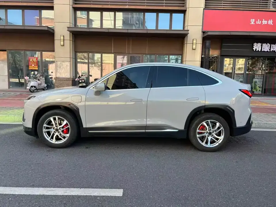 Nio EC6