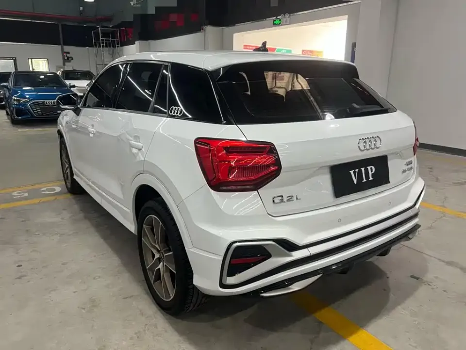 Audi Q2L