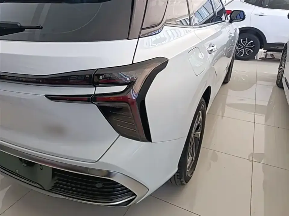 Hongqi Hongqi HS3