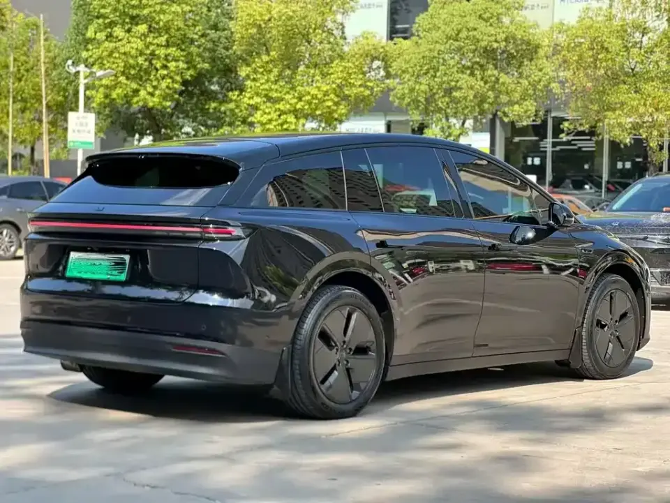 Li Li i6