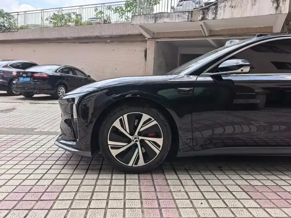 Nio ET5