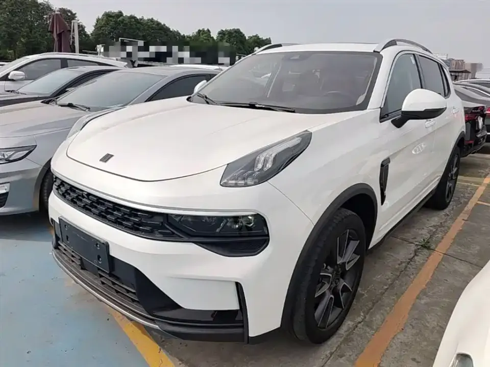 Lynk & Co 01