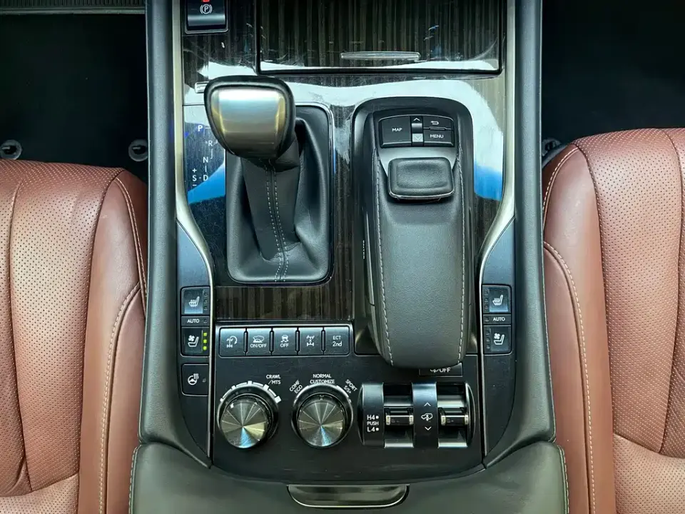 Lexus LX