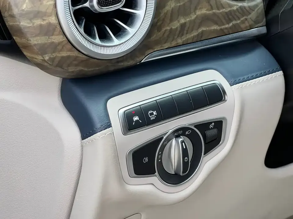 Mercedes-Benz V-Class