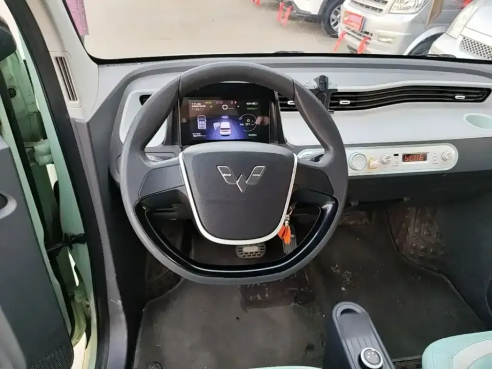Wuling MINIEV