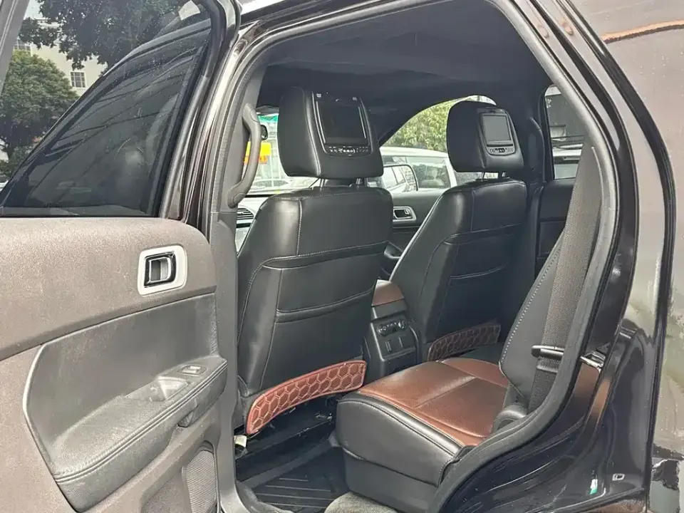 Ford Explorer (Import)
