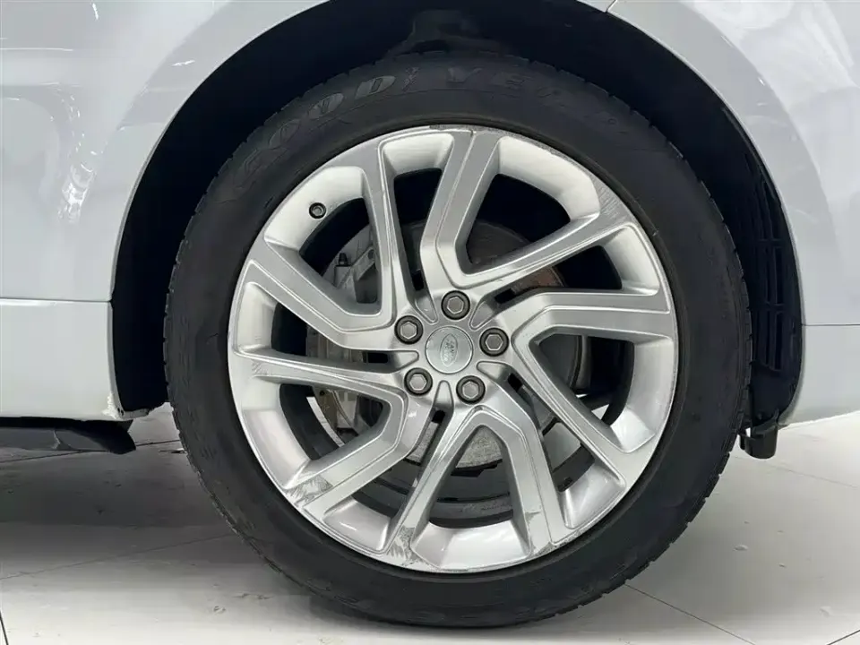 Land Rover Sport