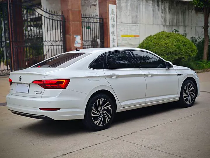 Volkswagen Sagitar